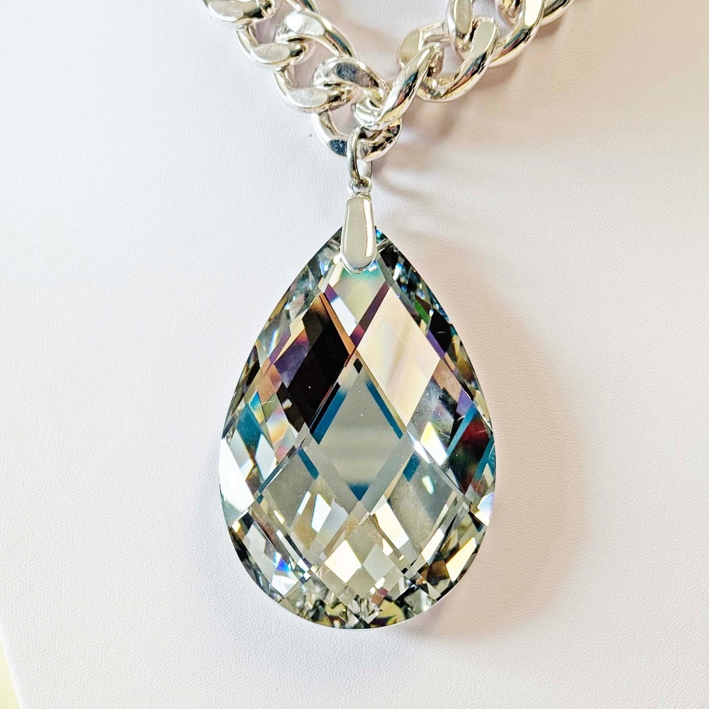 HUGE 3 ½ INCH H. GENUINE CRYSTAL NECKLACE, by SHAY LOWE, RED CARPET GLAMOUR STAT